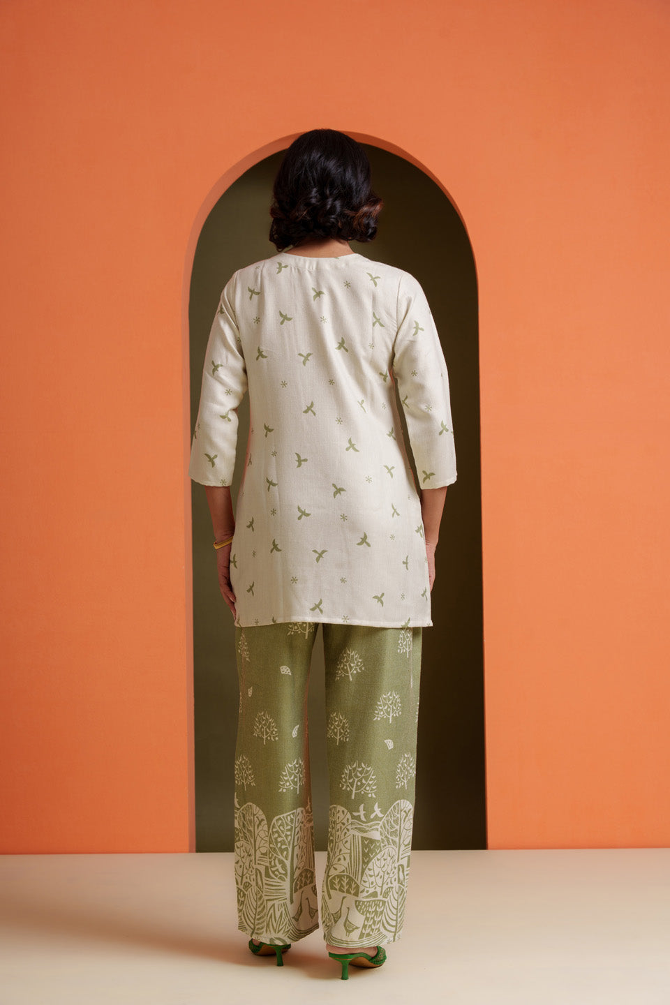 Pistachio Tropical Birdy Safari