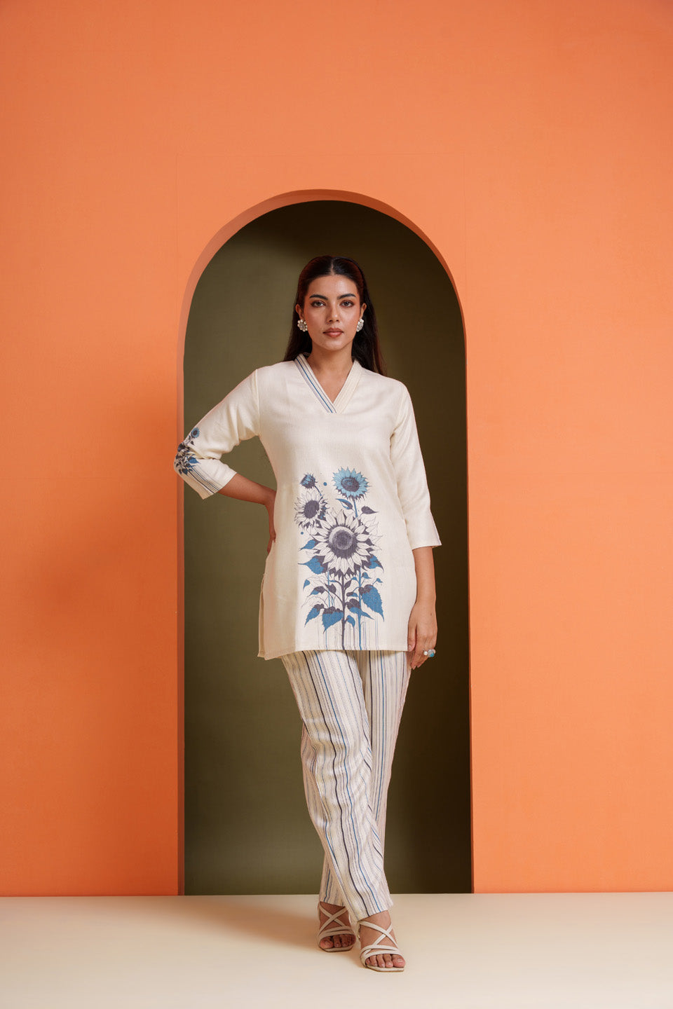 Blooming Sunshine Garden Flower with Rising Lines Co-ord Set