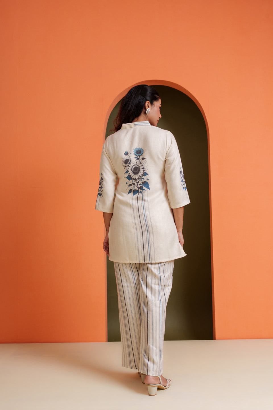 Blooming Sunshine Garden Flower with Rising Lines Co-ord Set