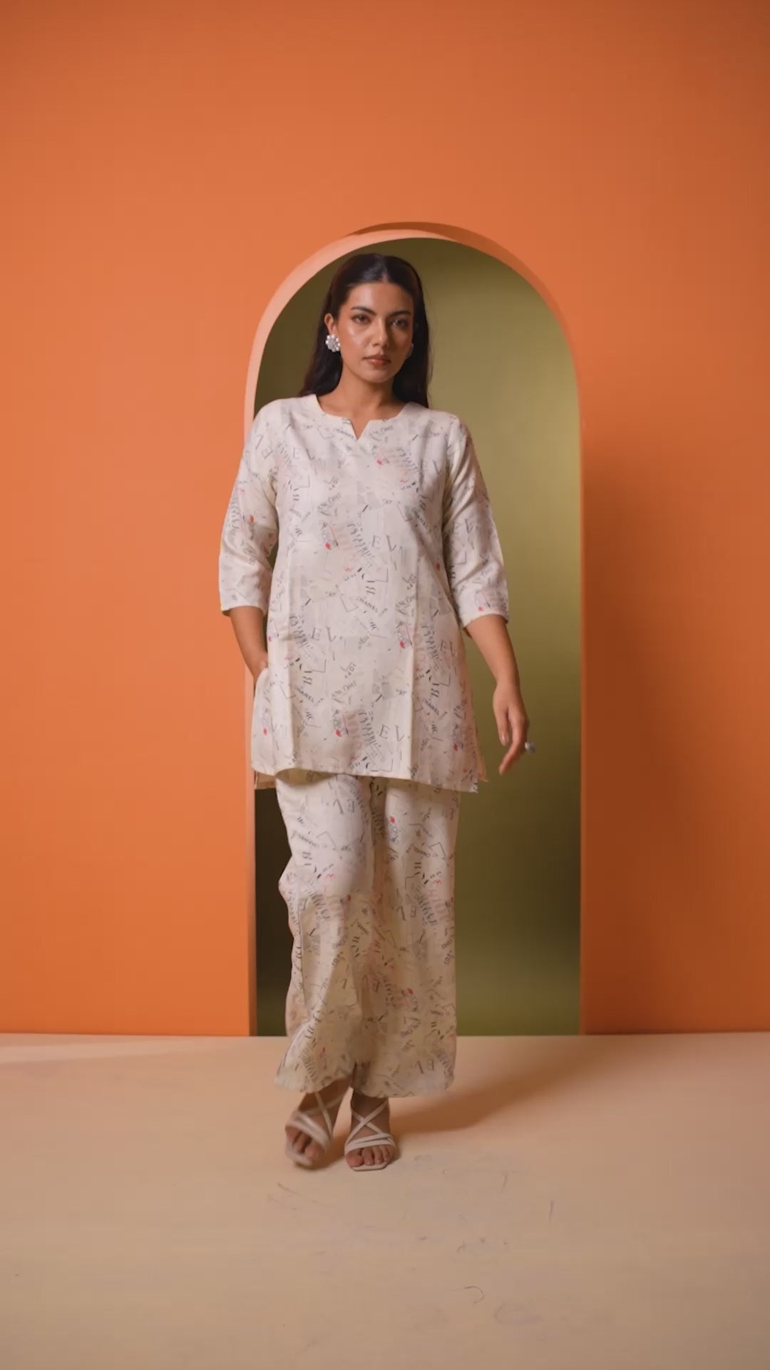 A Retro Girl In The Town